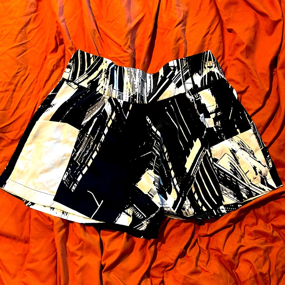 MINKPINK Rhea Black and White Brand New Pocket Shorts Size Small